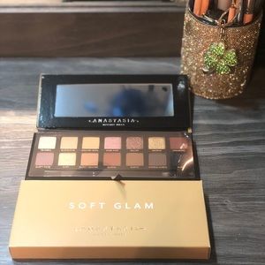 Anastasia Beverly Hills ( Soft Glam )
